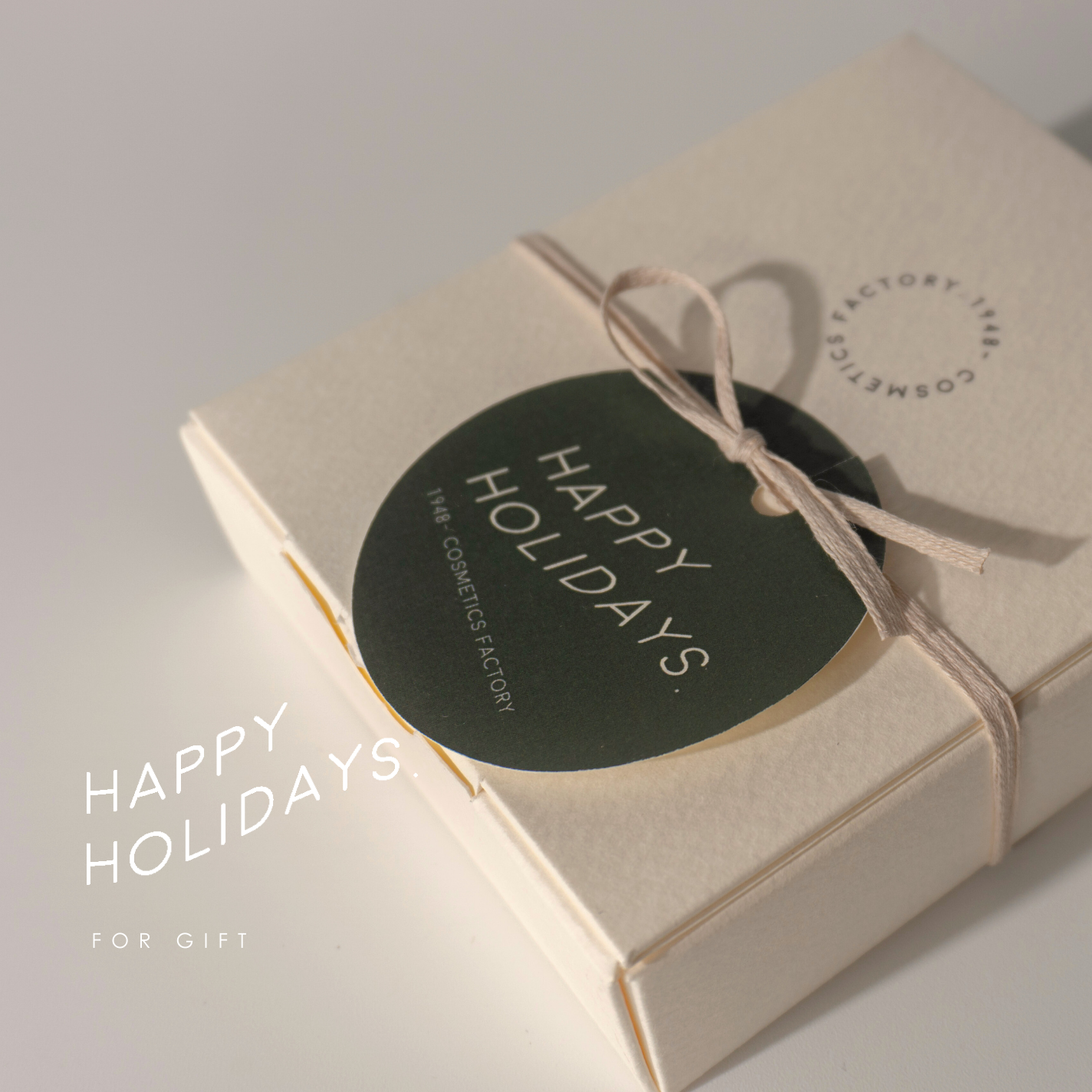 【HOLIDAY限定】ギフトラッピングＢＯＸ（ネイルカラー・ネイルオイル）