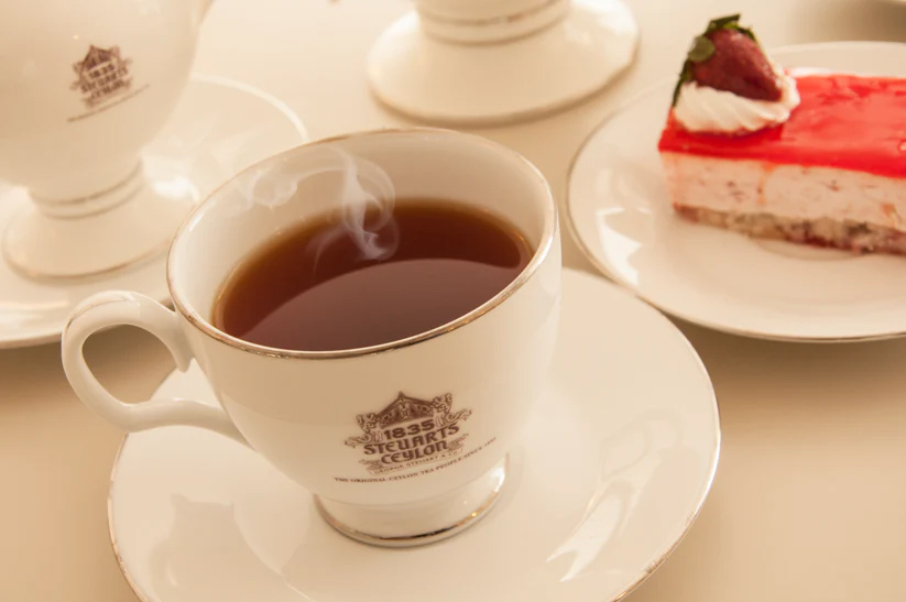 ノリタケ製 ティーカップ＆ソーサーセット（George Steuart Tea ロゴ入り）