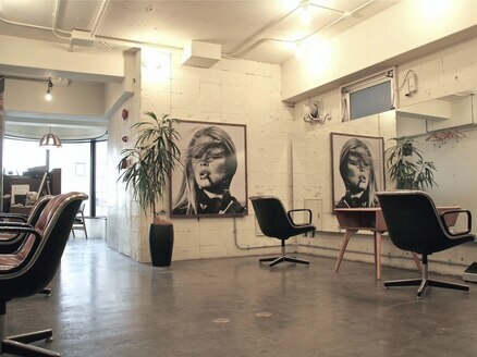 glams hair and make-up