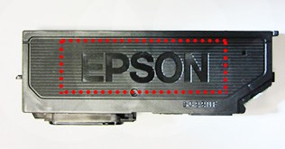 エプソン純正インクカートリッジの側面にある「EPSON」の刻印