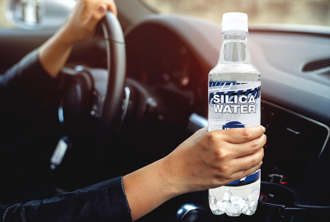 車のホルダーにLB-シリカウォーター-がなじみます