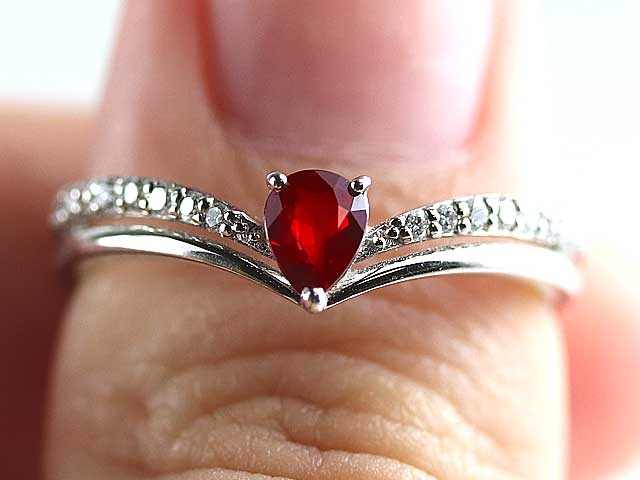 ときめき　ノーヒートピジョンルビー 0.26ct　ダイアモンド 0.13ct  11号　指輪　リング　PT900　014　鑑別書付