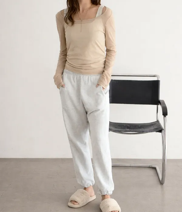 カップイン スクエアネックタンクトップ