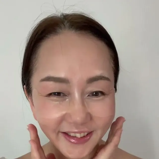 BEETOXを使っている50代の方の笑顔