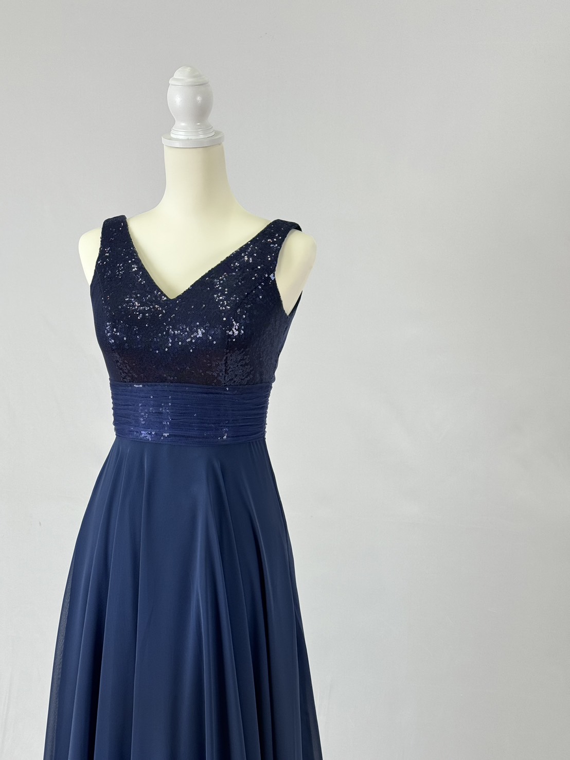 droit 006 NV ドレスサイズ（Type：JUST）: 3号：B74 W56 H84：ファスナー