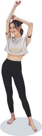 10段着圧レギンス クールタイプを着用して立っている女性モデルの切り抜き写真