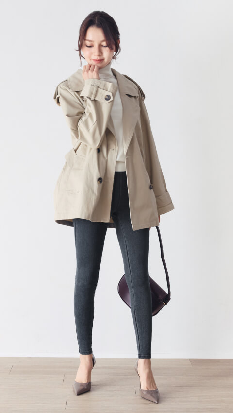 着圧デニムパンツ裏起毛タイプとトレンチコートのコーディネート例