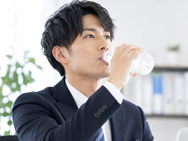 こまめに水分を補給する