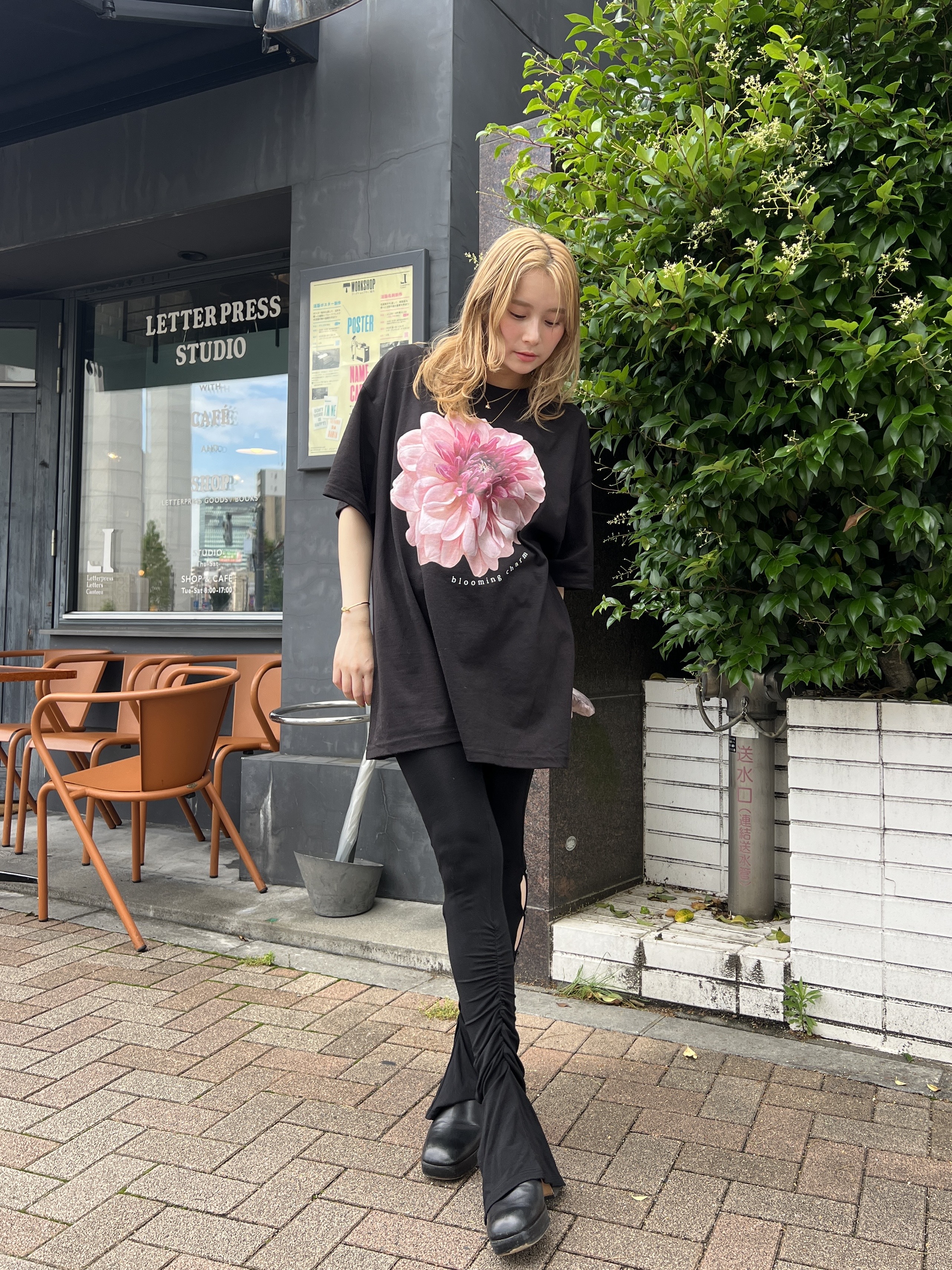 flower print big T-shirt Collar: BLACK