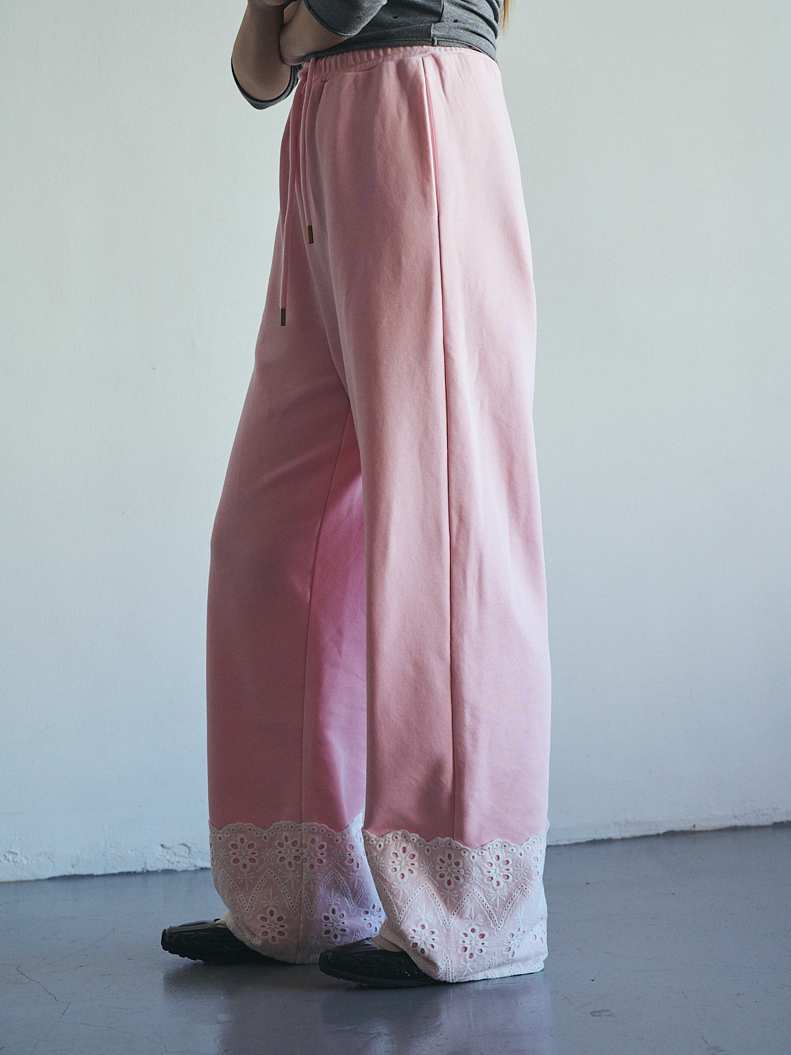 Lace Hem Sweat Pants