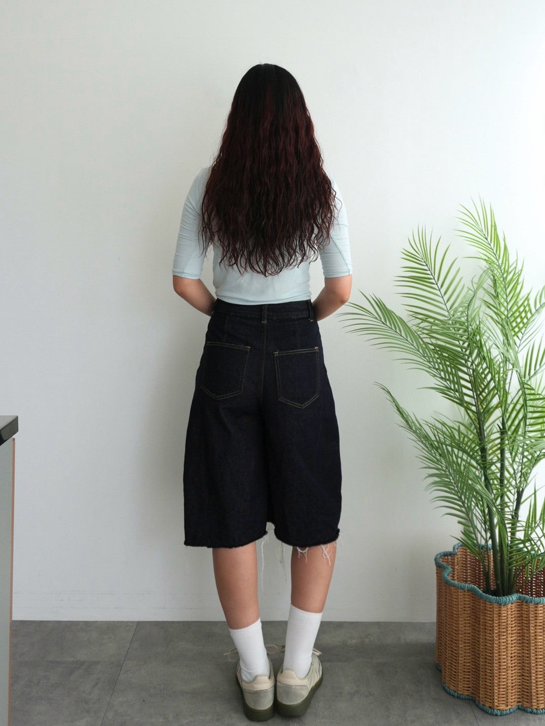 Star Motif Half Wide Denim Pants