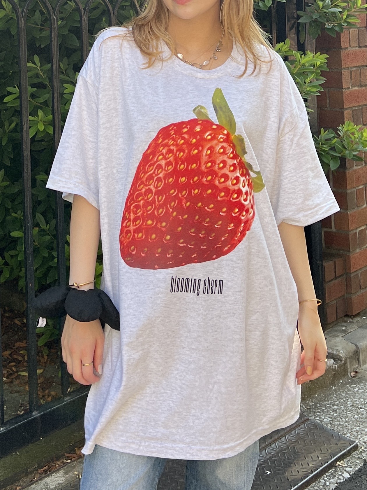 strawberry print big T-shirt Collar: GRAY