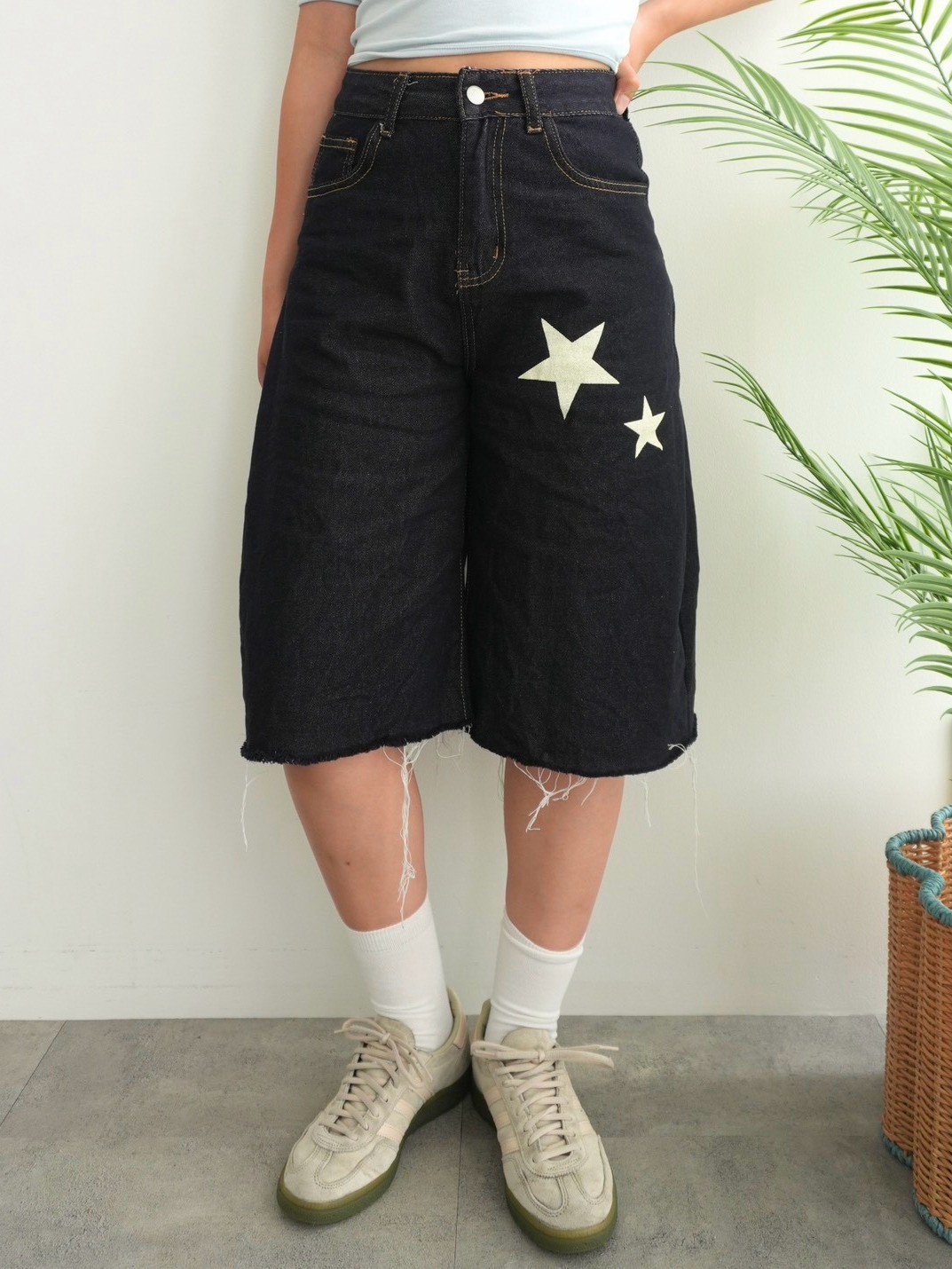 Star Motif Half Wide Denim Pants