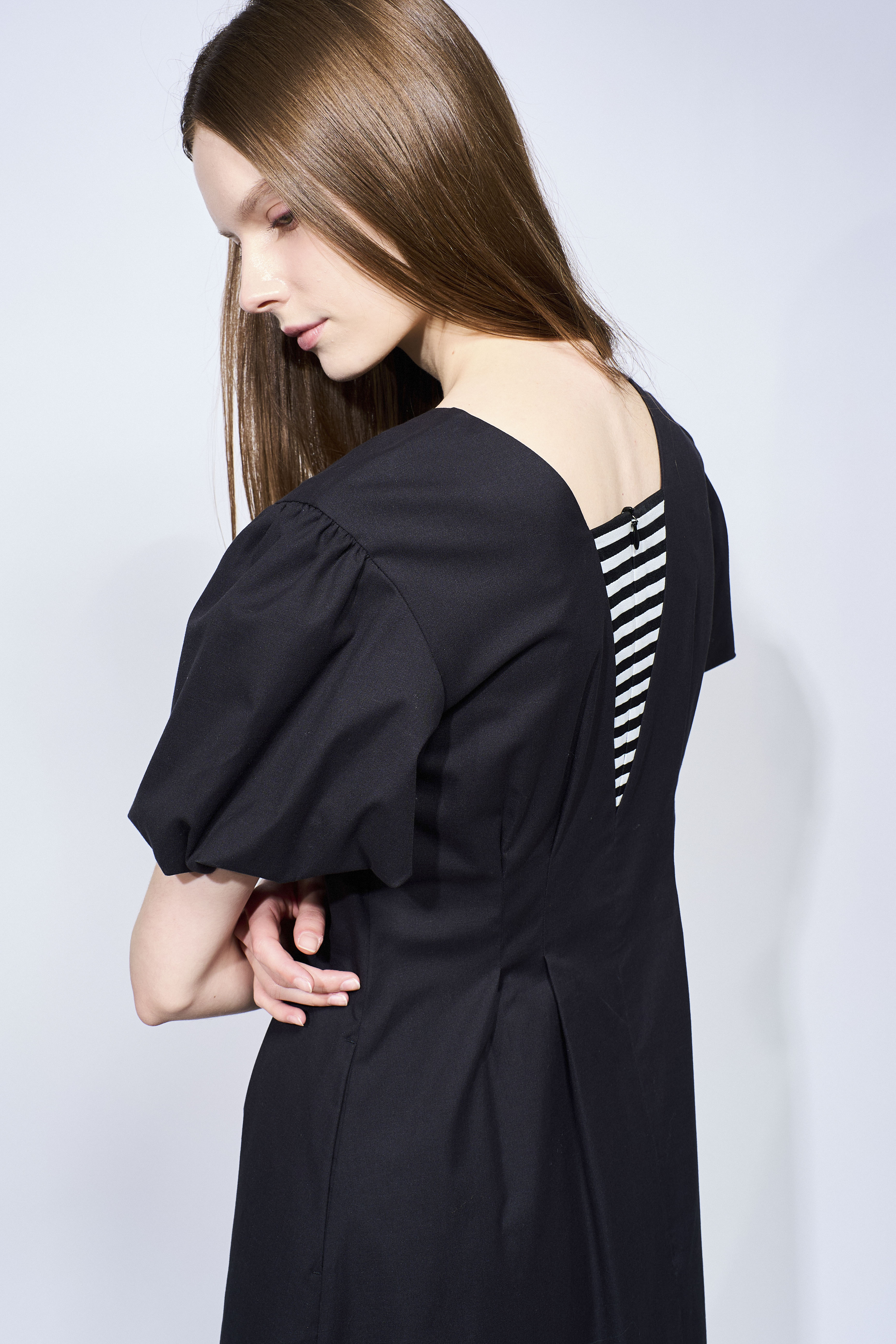 BACK BORDER DRESS