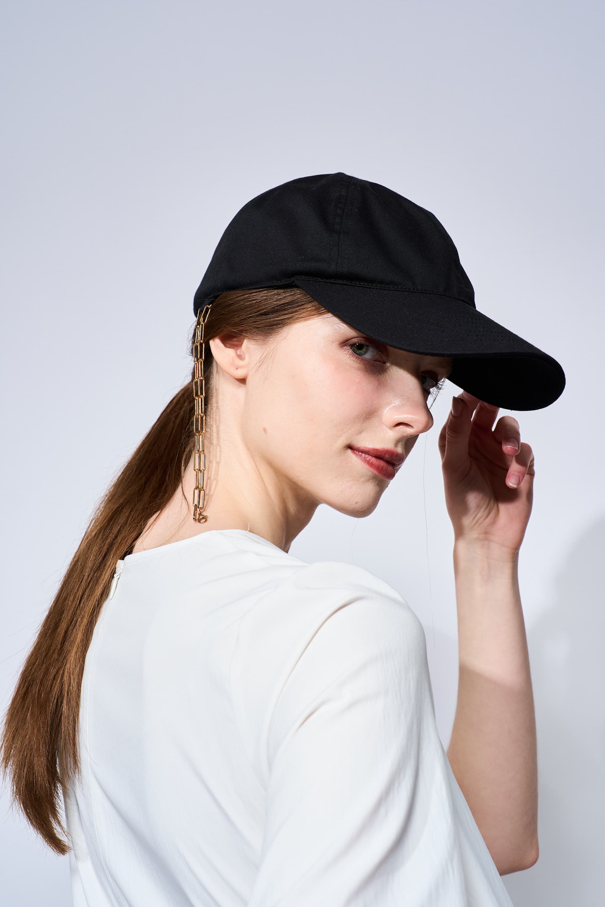 BORDER CHAIN CAP