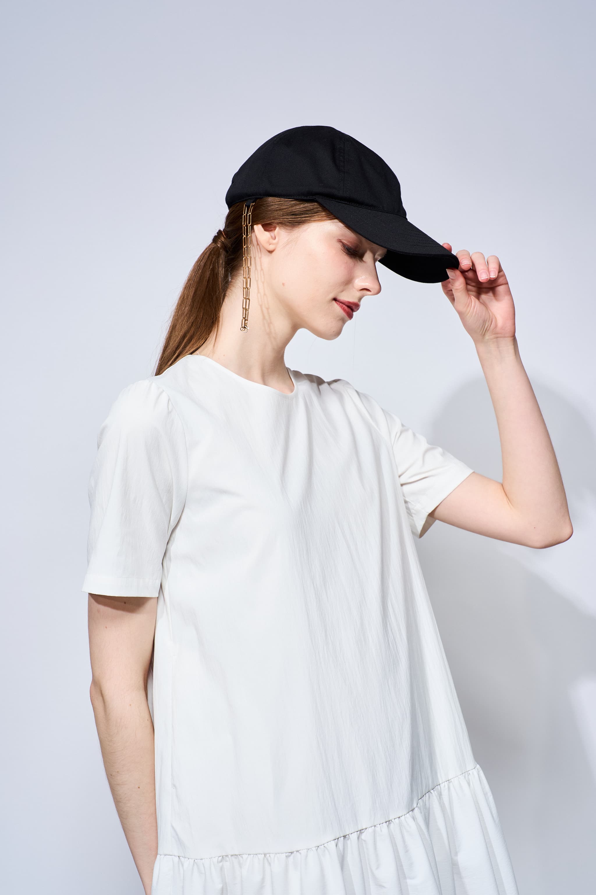 BORDER CHAIN CAP