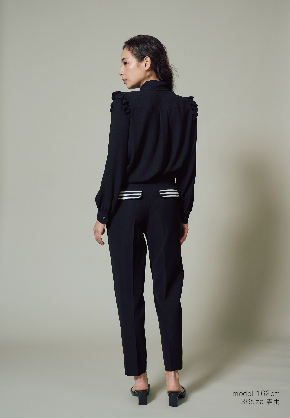 BACK FLAP PANTS