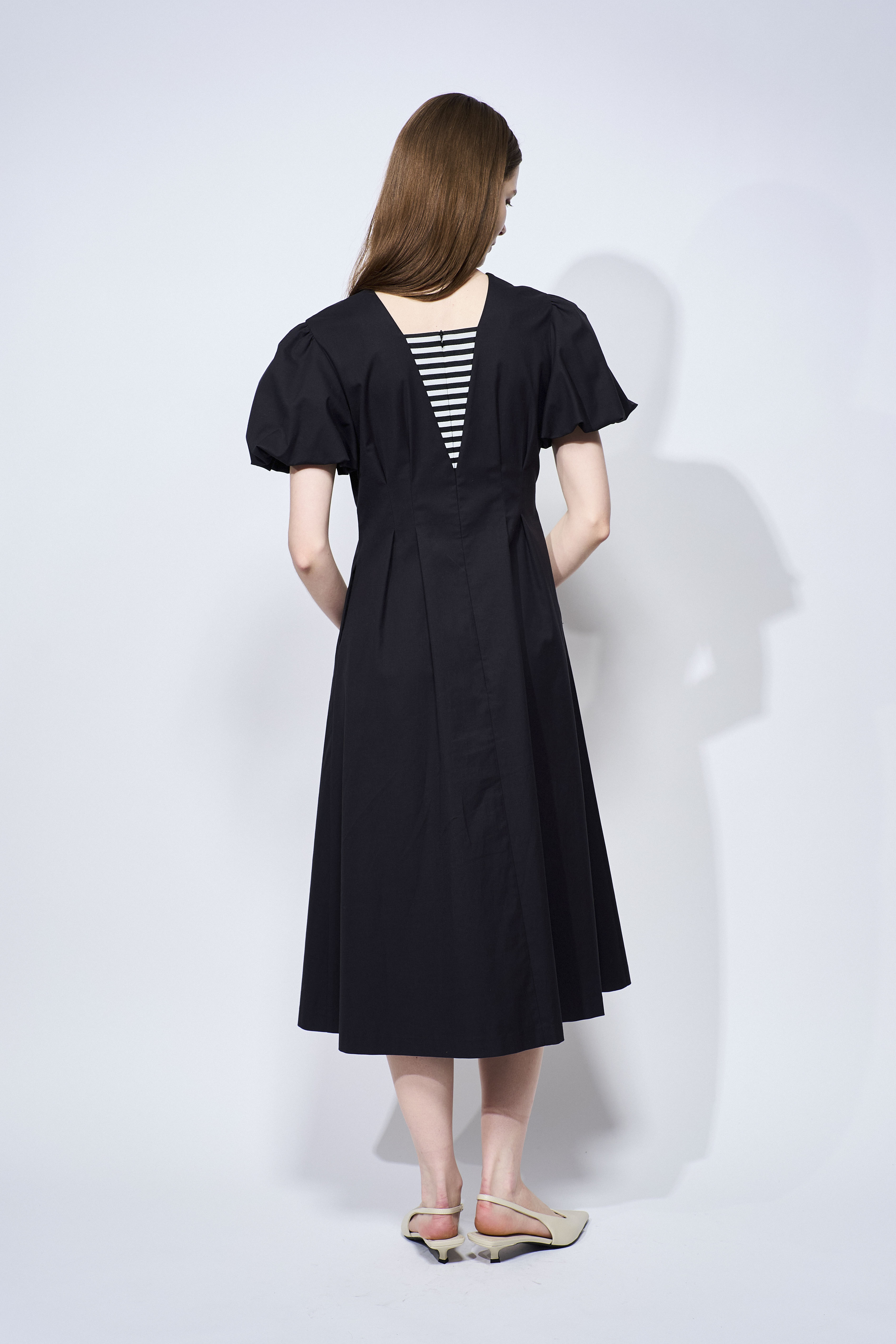 BACK BORDER DRESS