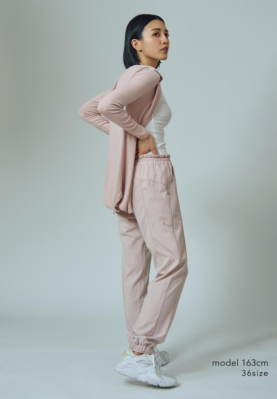 TRACK PANTS