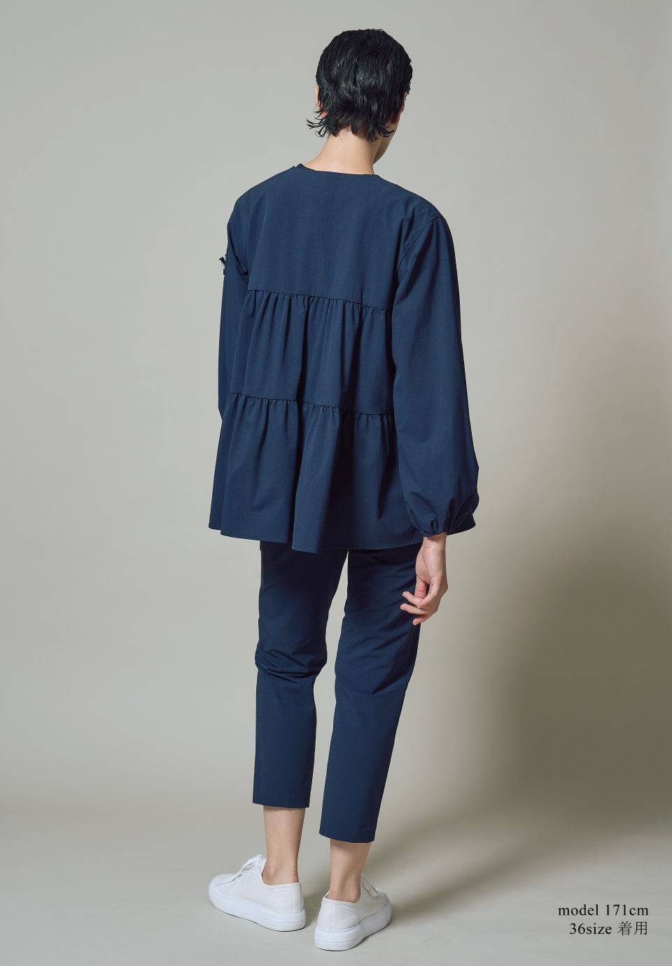 SIDE FRILL STRETCH PANTS