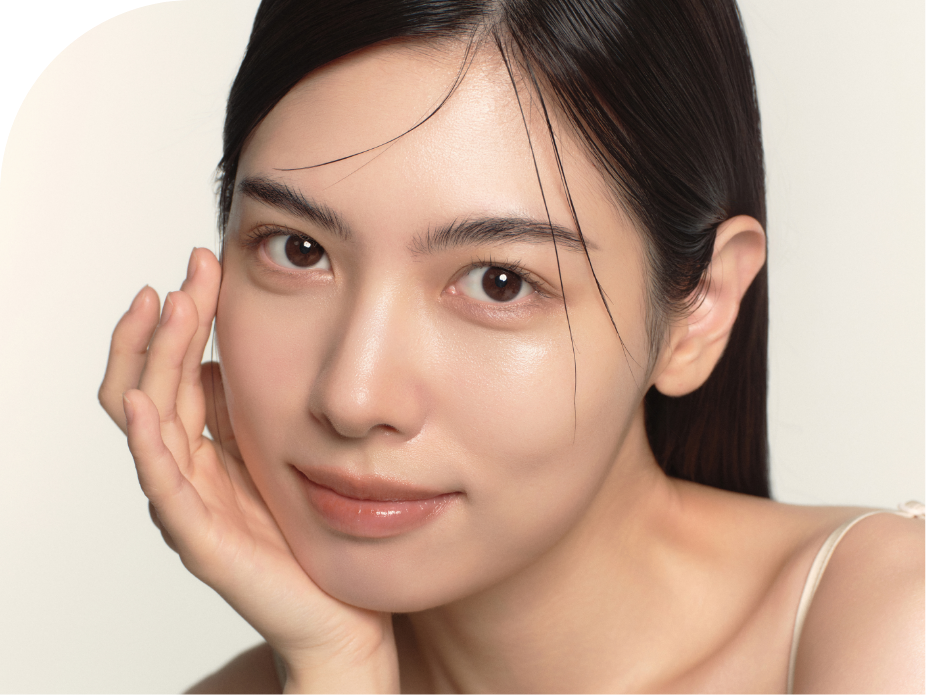肌の凹凸に溶け込むようにフィット。色ムラもカバー