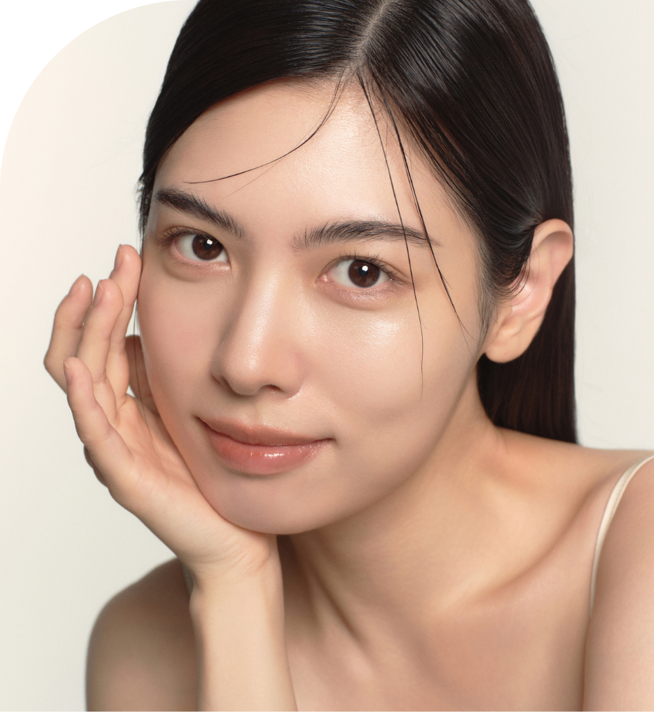 肌の凹凸に溶け込むようにフィット。色ムラもカバー