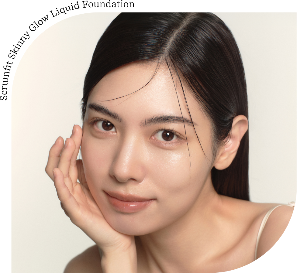 肌の凹凸に溶け込むようにフィット。色ムラもカバー