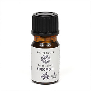 エッセンシャルオイル（黒文字）