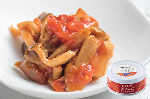 トマトで煮込んだカツオとキノコ