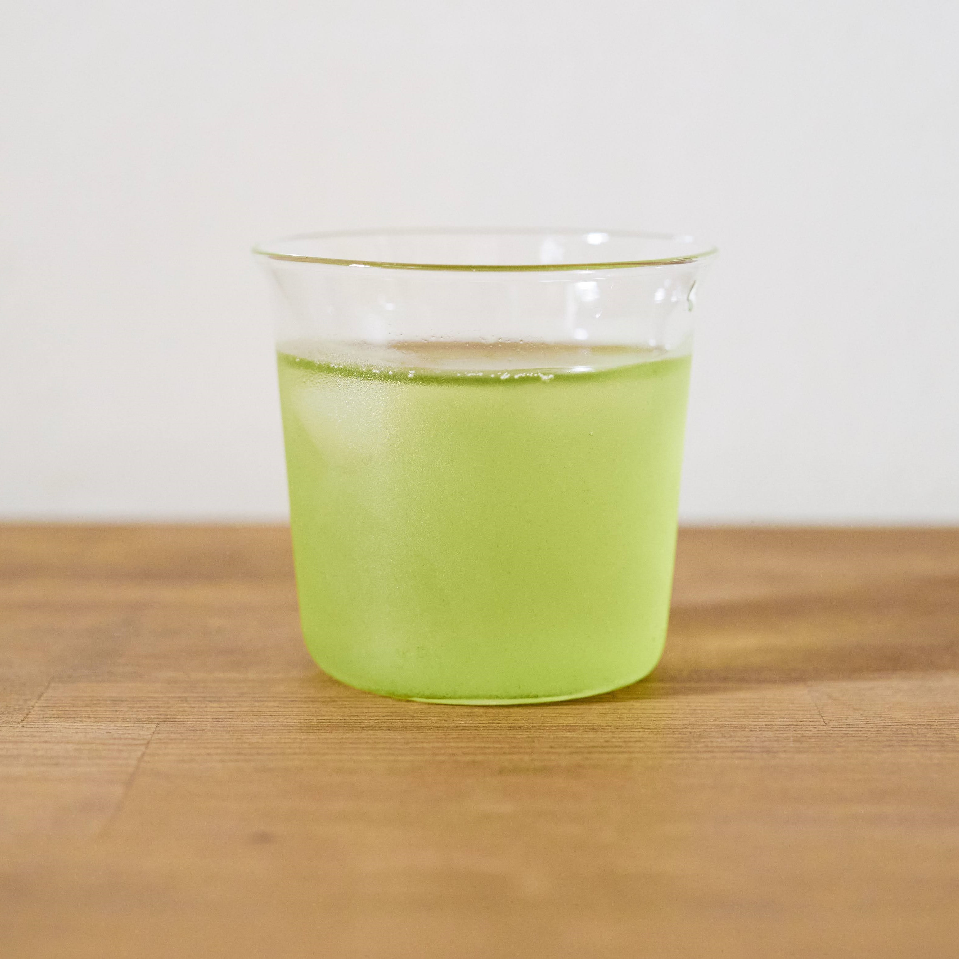 グラス サイズ: 180ml