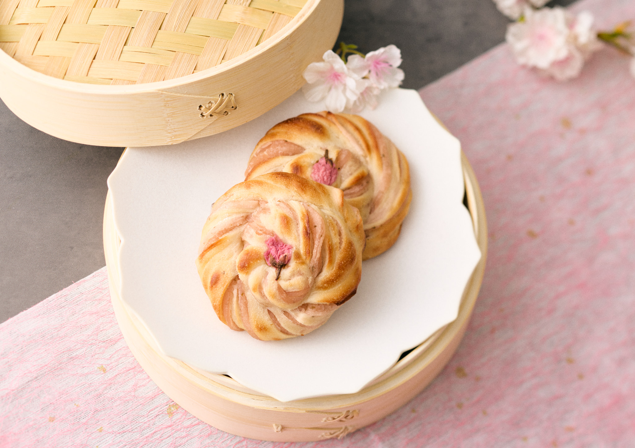 【Comme'N TOKYO】パンの定期便｜別れと芽吹きのあいだに