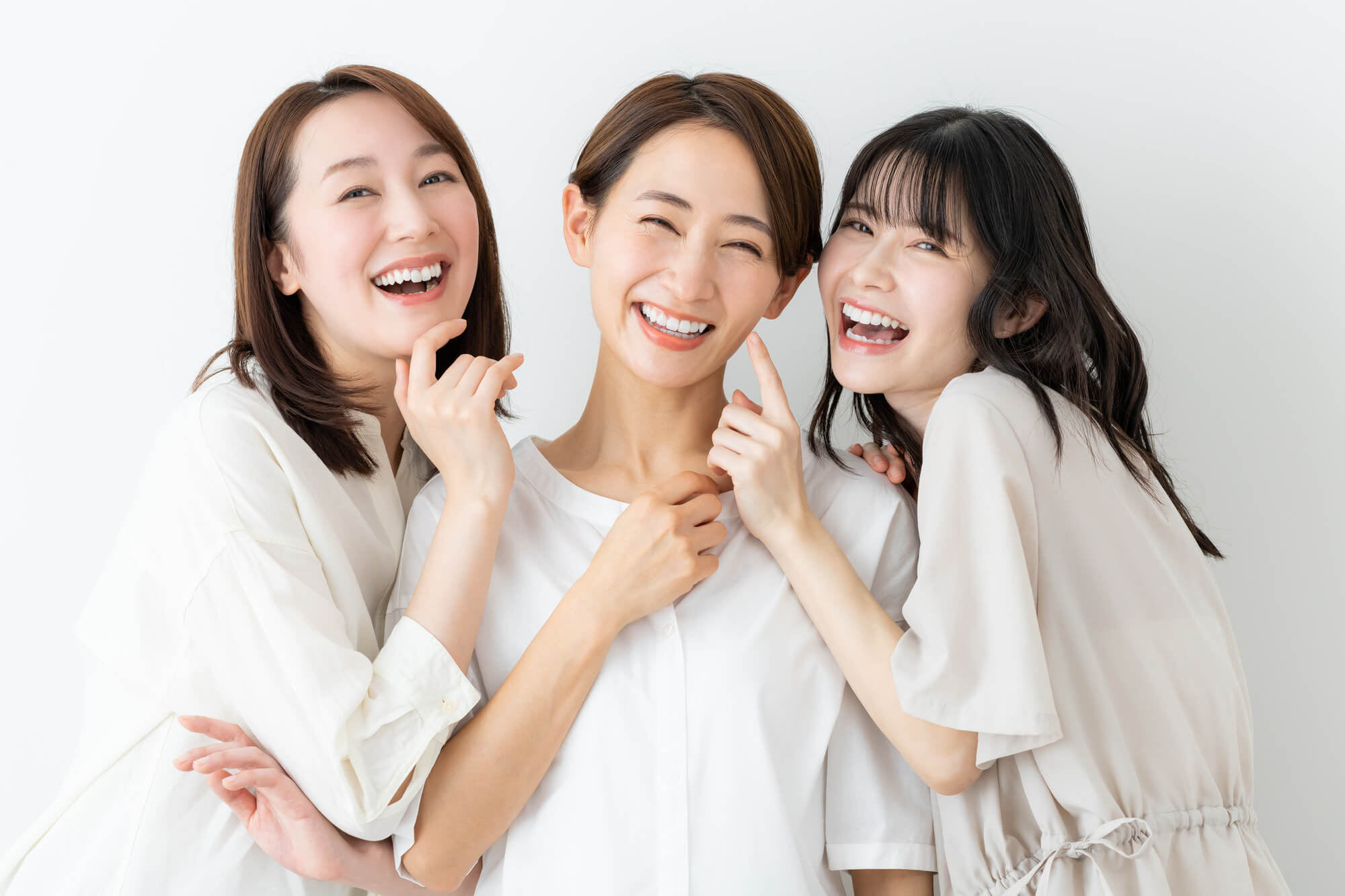笑顔でほうれい線が目立つ原因と対策まとめ【自然な笑顔を保つ方法】