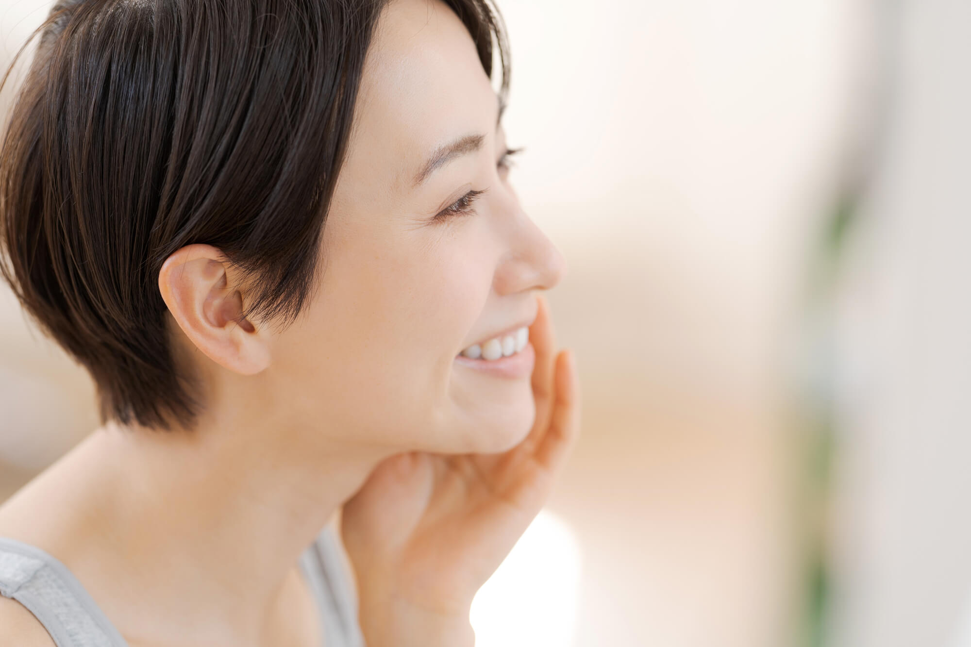 ほうれい線ができる原因と対策法を解説