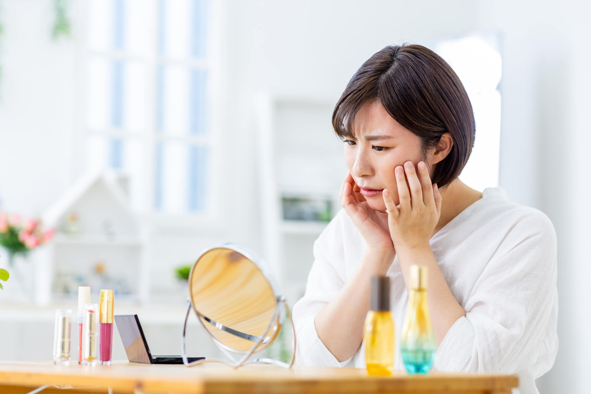 繰り返す大人のほうれい線ニキビの対策方法を徹底解説