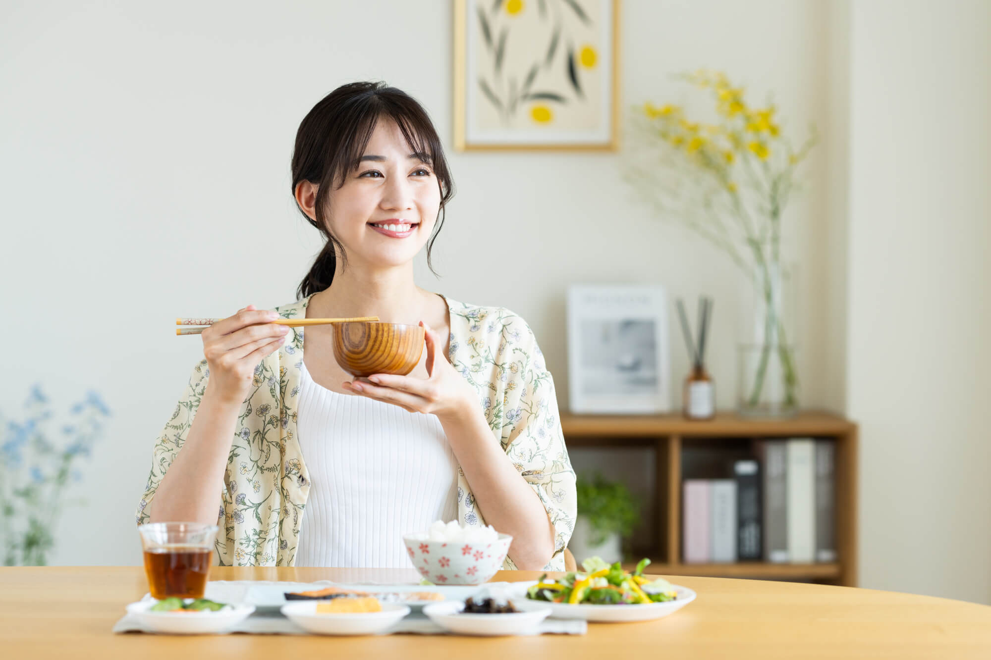 ほうれい線を改善する方法とおすすめの栄養素を紹介