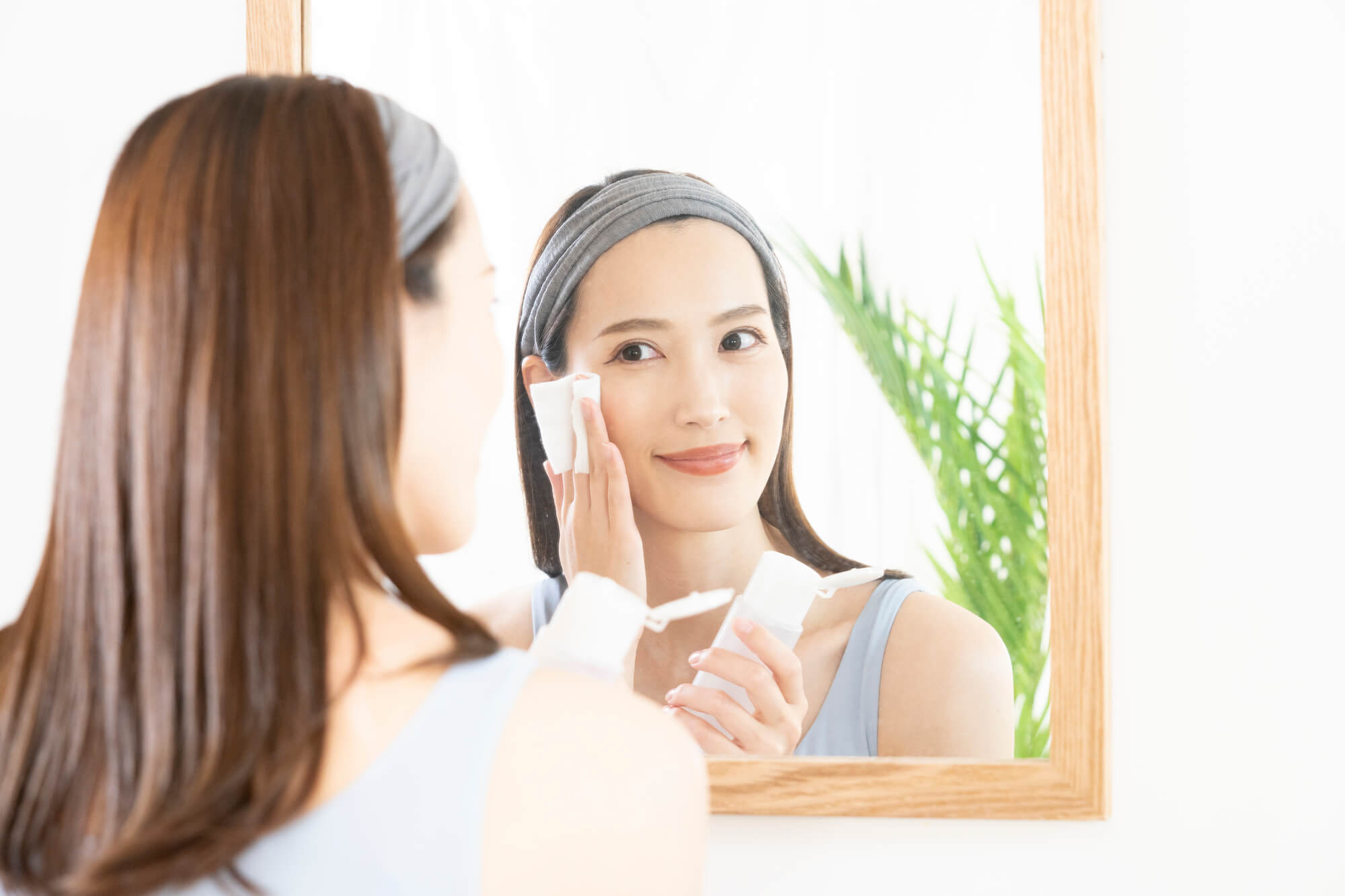 【ほうれい線が気になり始めたあなたへ】今すぐ始めるほうれい線予防メソッドとメイク方法を解説