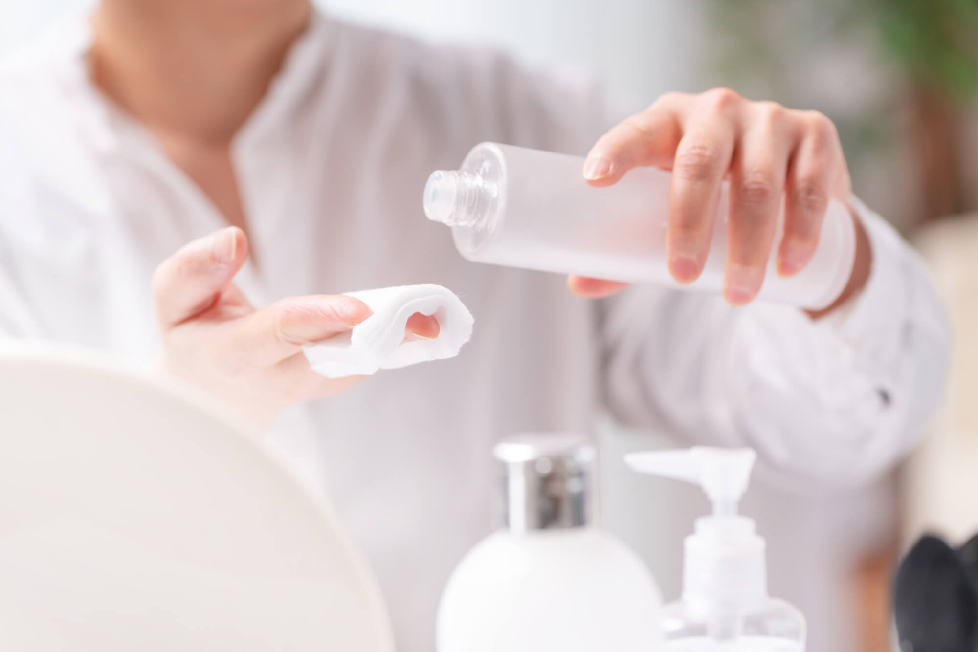 頬肉による影を目立たなくするスキンケアのポイント