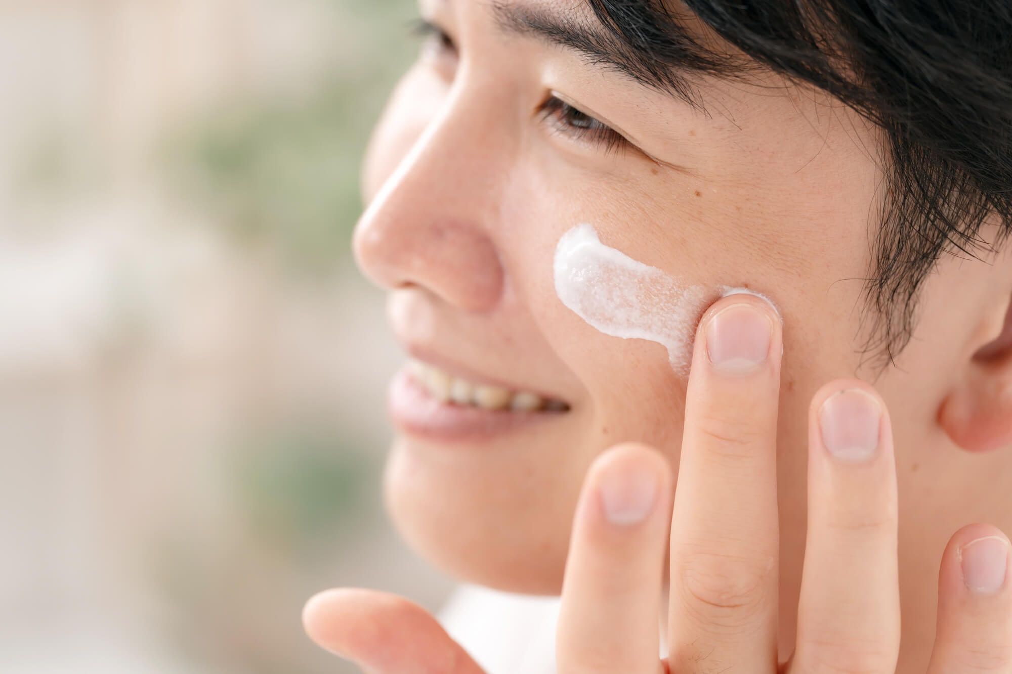 ほうれい線ケアのためにオールインワンアイテムで時短と効果を両立する方法