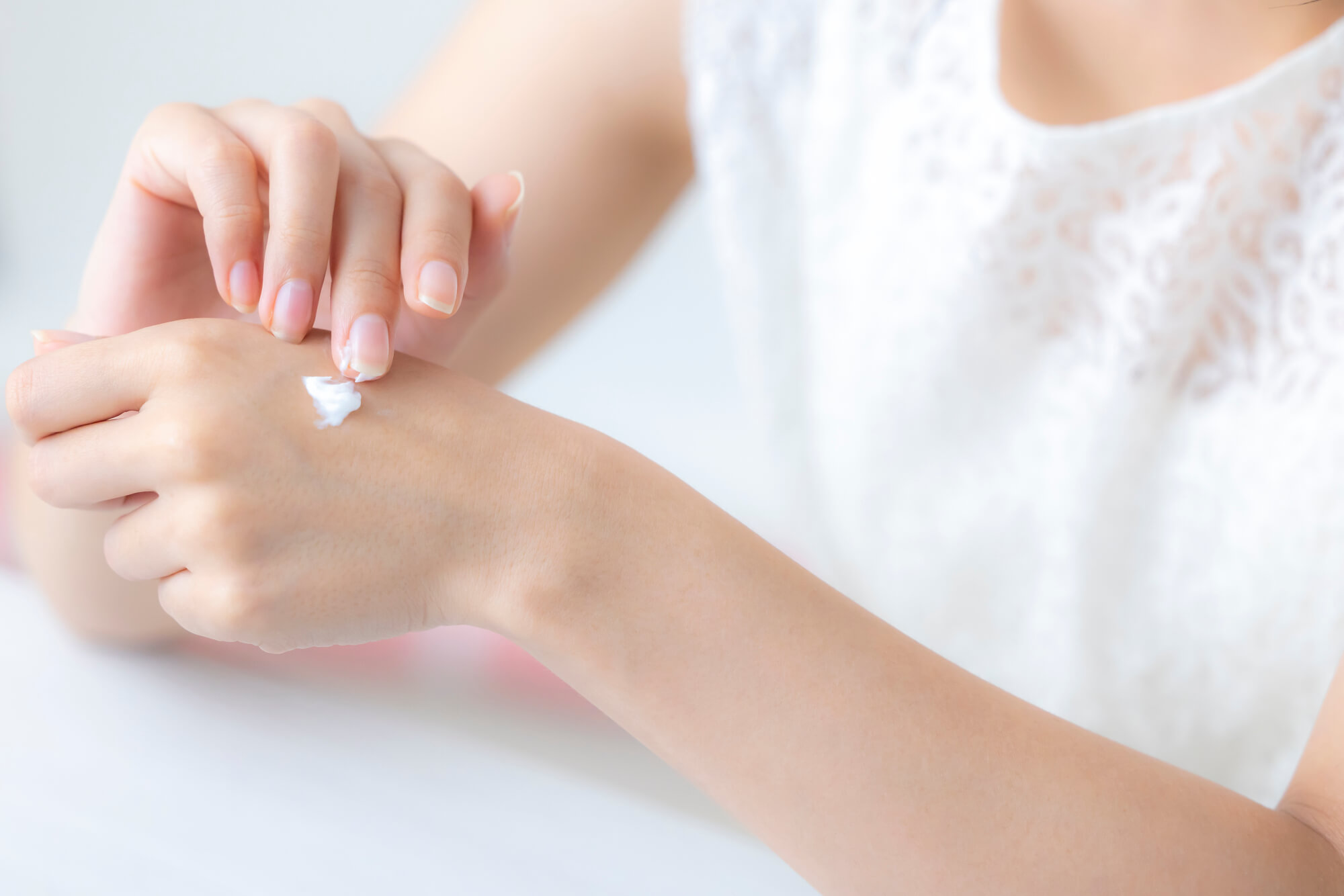 クリーム・美容液…迷う人にレチノール初心者が取り入れやすいおすすめのアイテムタイプ