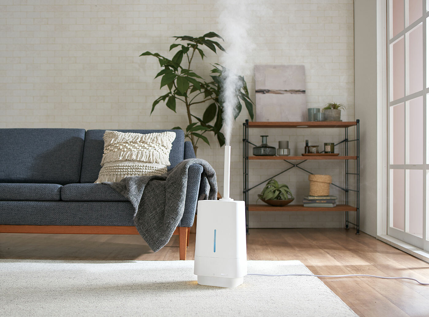 【タンク容量4L】約26時間連続加湿 抗菌ハイブリッドUVアロマ加湿器 キングジム LD-KST4000 ホワイト