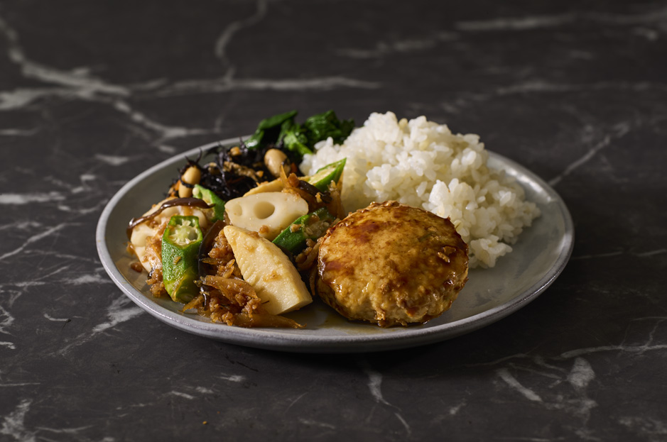 香ばしつくねの照り焼きと4種野菜の甘辛生姜餡和え