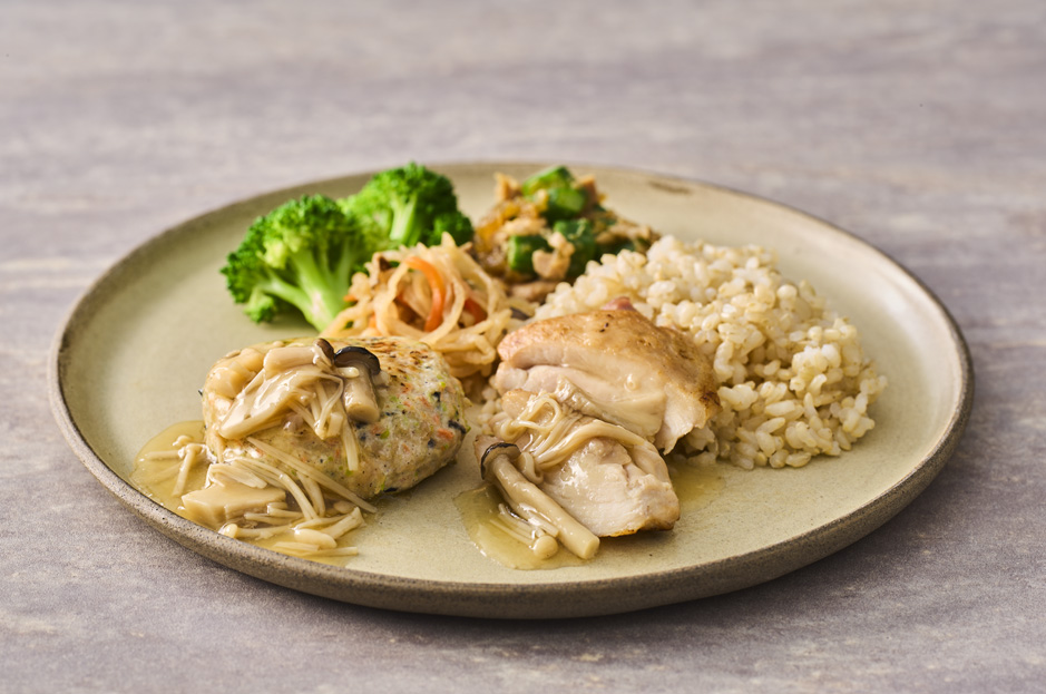 ヘルシー豆腐ハンバーグと旨みたっぷり鶏もも肉のきのこ餡