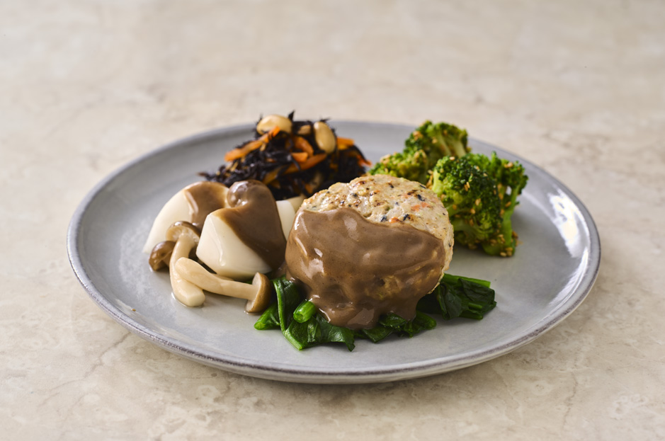 ヘルシー豆腐ハンバーグと蕪の濃厚きのこ豆乳ソース