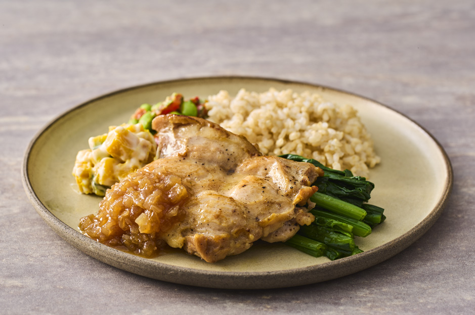 じっくり炒めた玉ねぎのコク深ソース 鶏もも肉のシャリアピン風