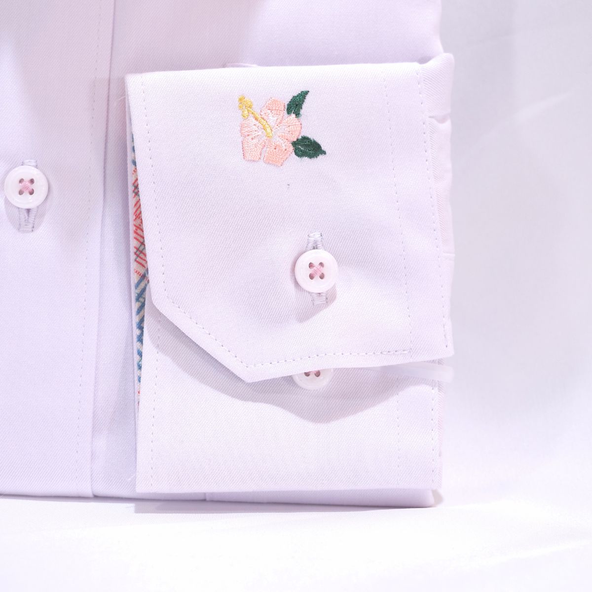左カフスハイビスカス刺繍 長袖シャツ｜ピンク・S