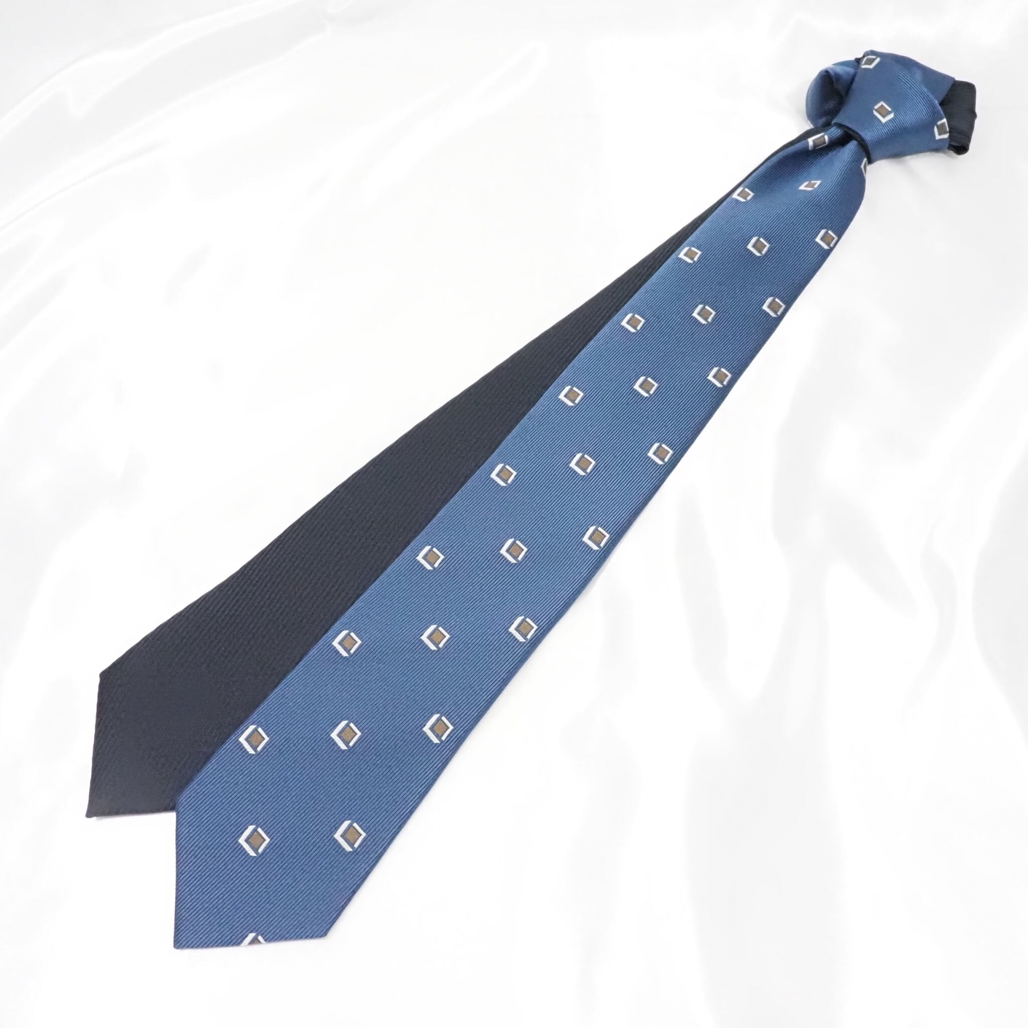 ツインフェースタイ