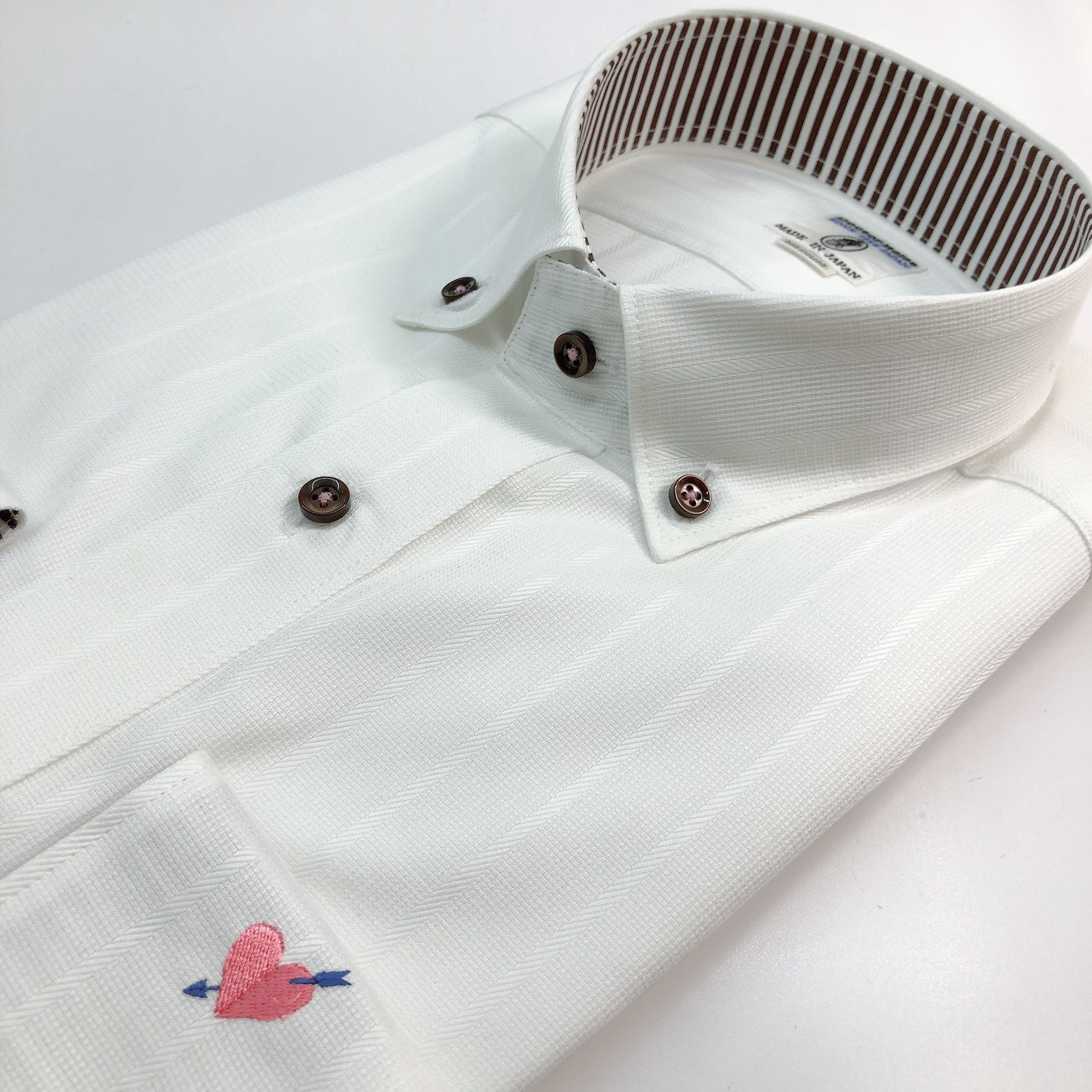 【長袖 3L】左カフスピアスハート刺繍シャツ