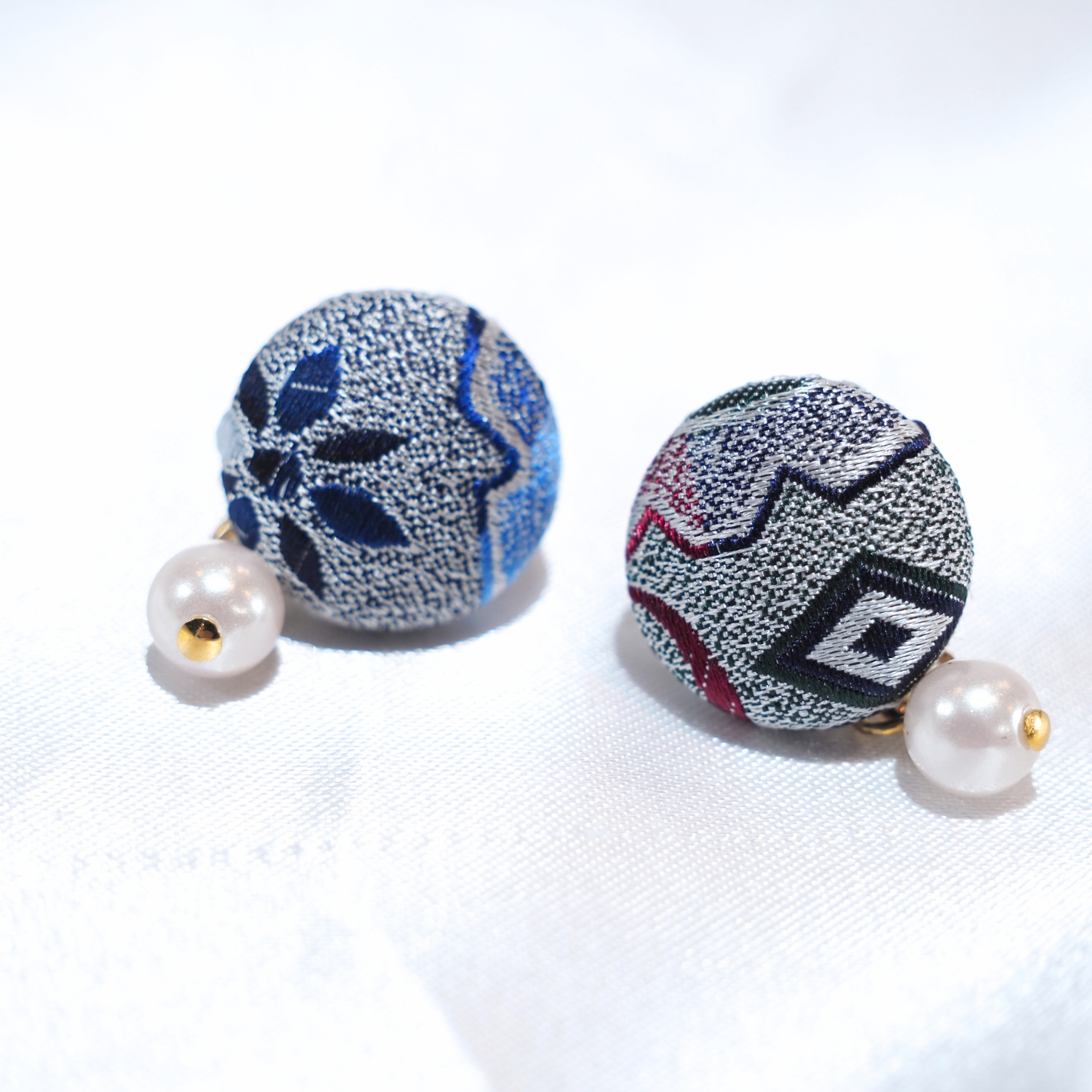 VANNERS SILK ピアス④