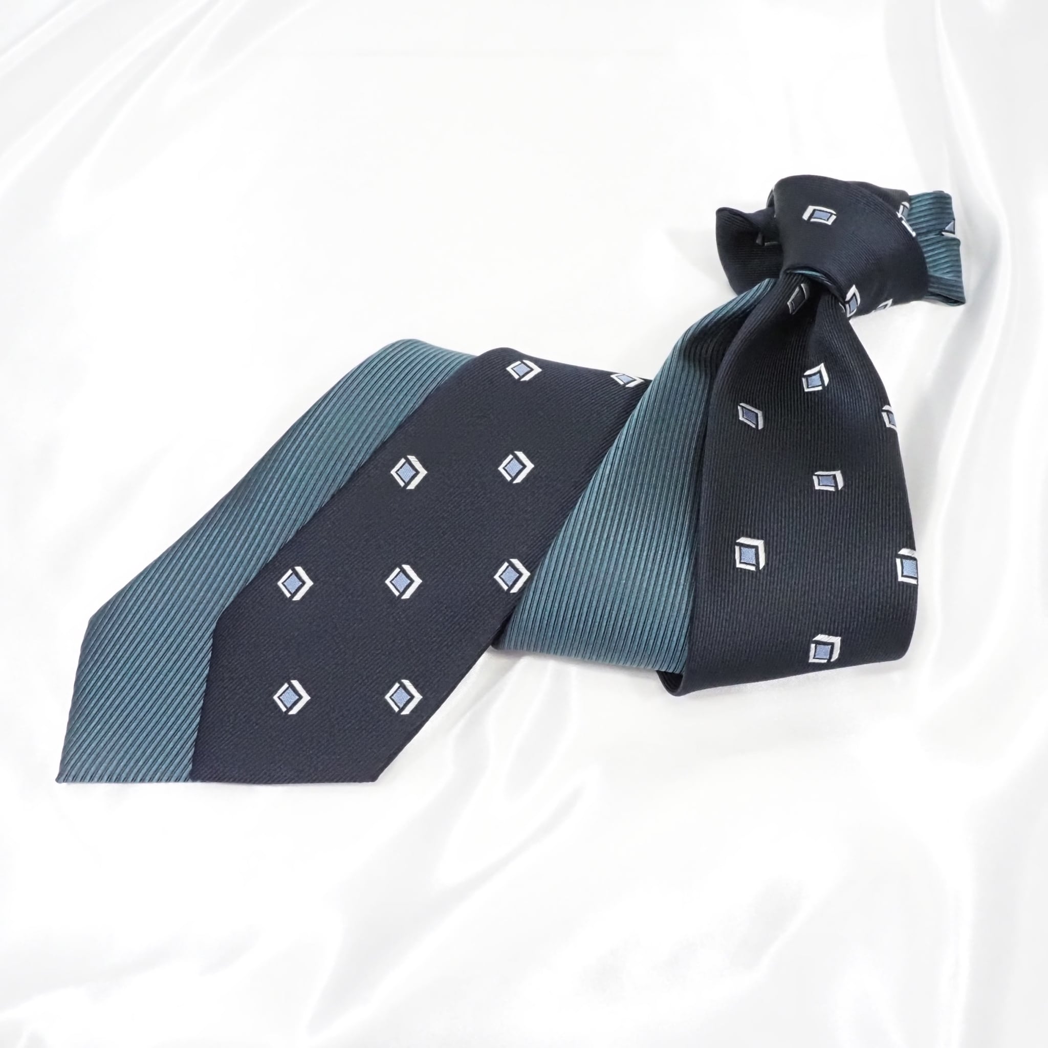 ツインフェースタイ