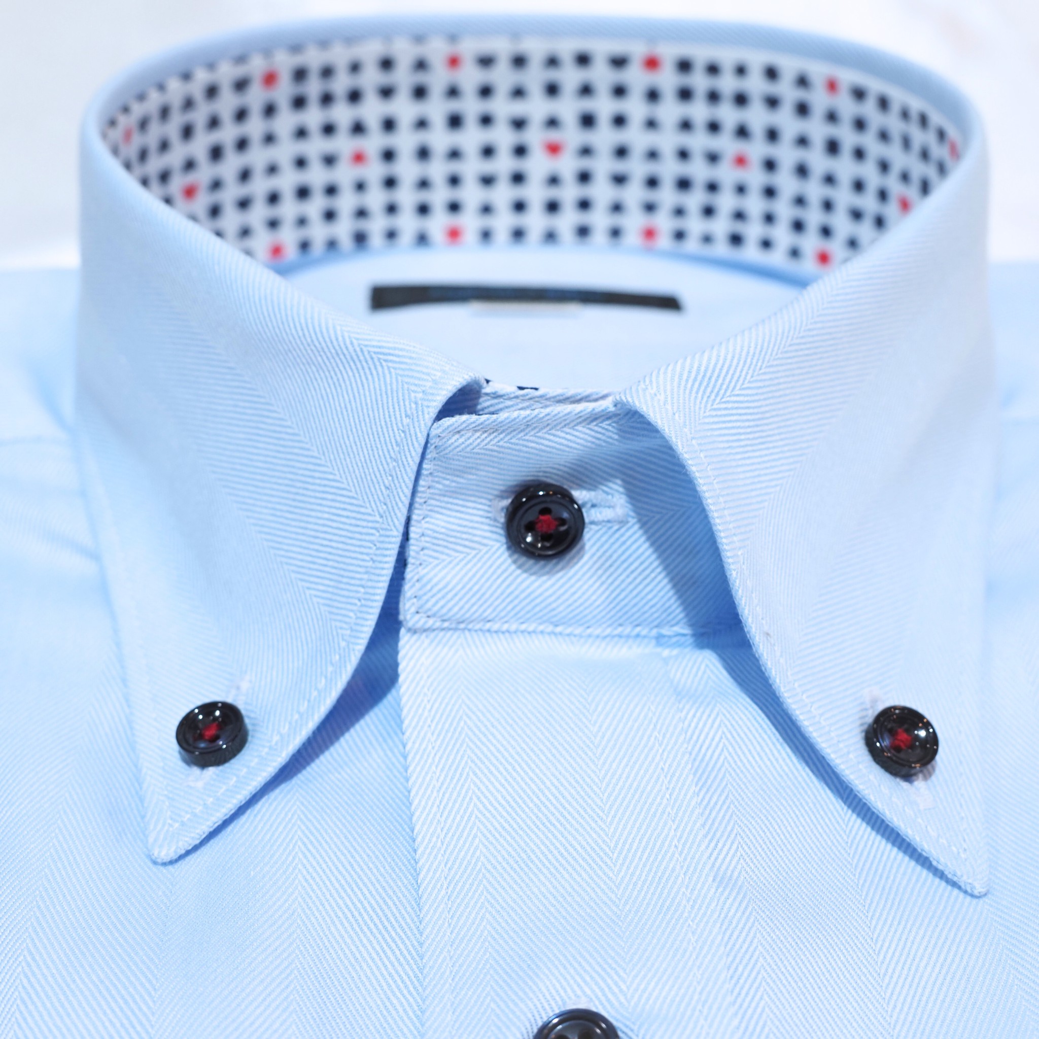 【Disney／ミッキー】刺繍ワイシャツ Mサイズ